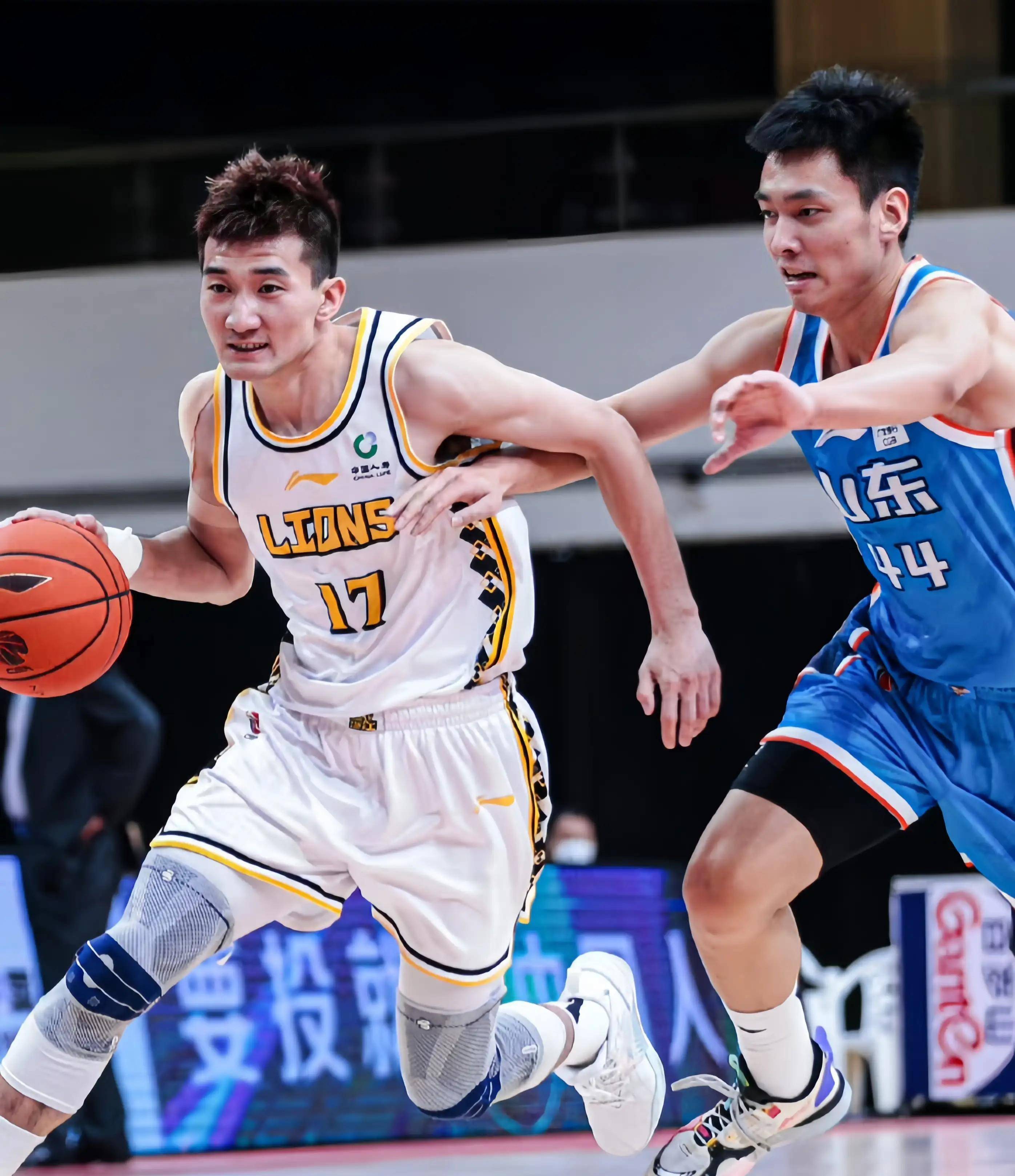 经罗马诺发 经罗马诺发