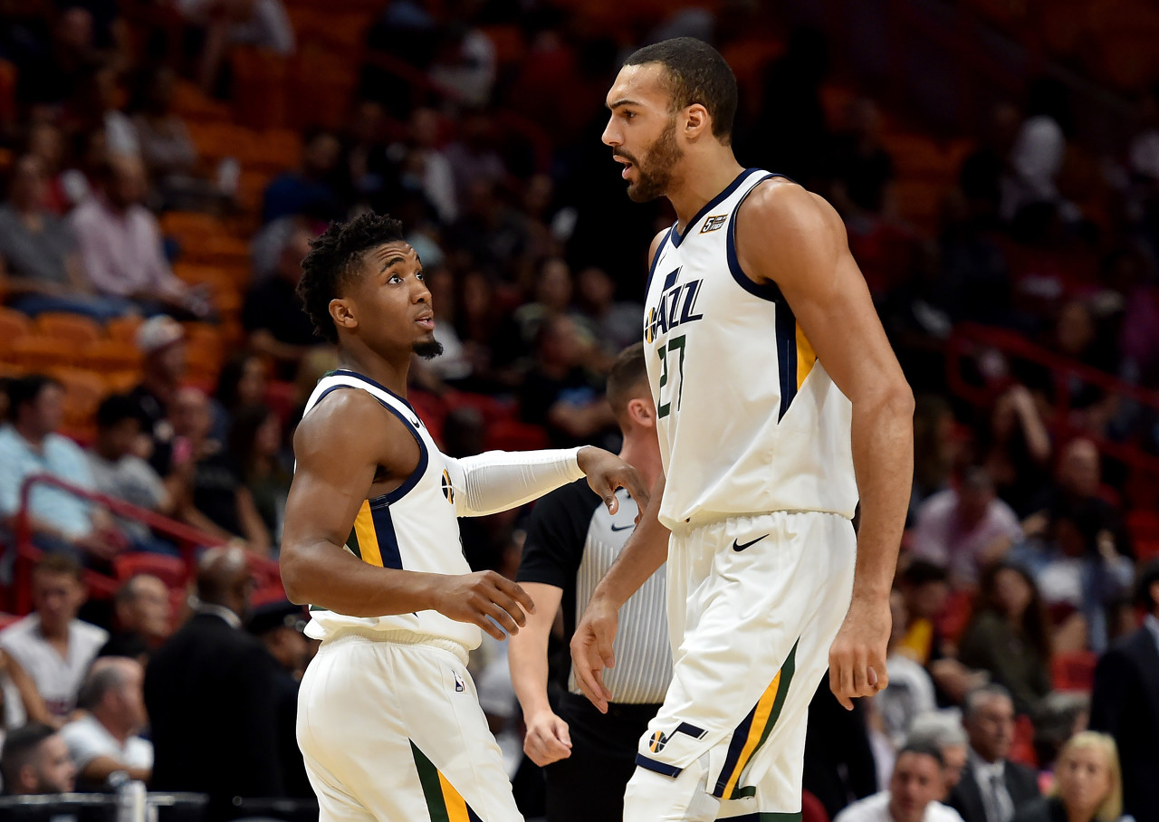 展他的比赛 展他的比赛