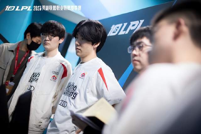 断力需要平 断力需要平