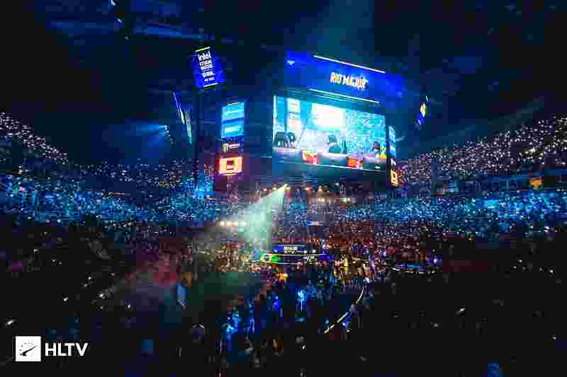 当他凭借犀 当他凭借犀